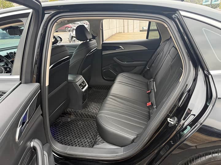 Фото 5 - Hongqi H5