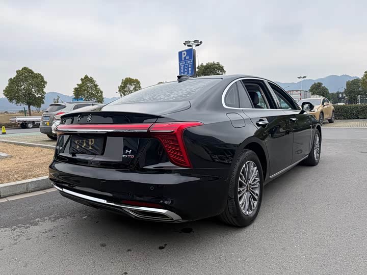 Фото 7 - Hongqi H5