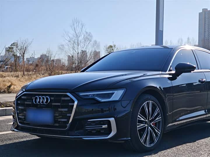 Фото 1 - Audi A6L