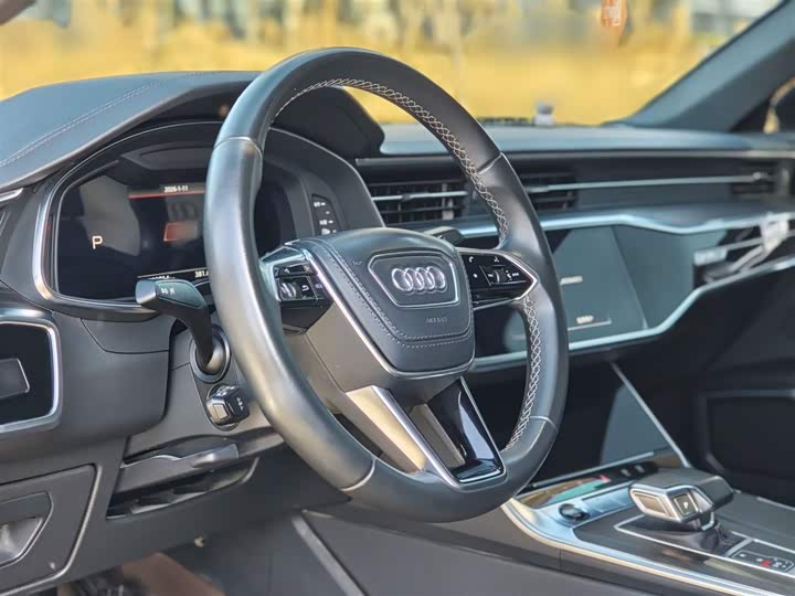 Фото 3 - Audi A6L