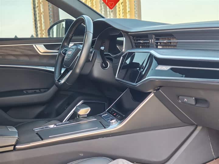 Фото 7 - Audi A6L