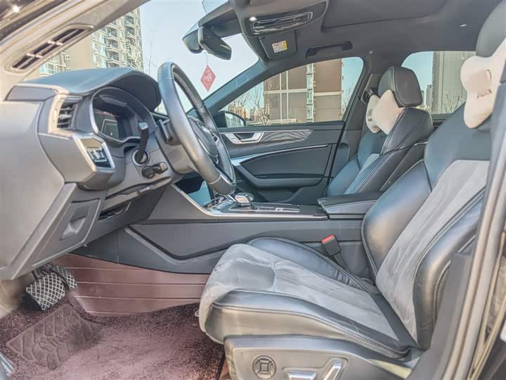 Фото 8 - Audi A6L