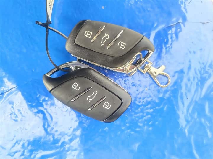 Фото 9 - Roewe i5