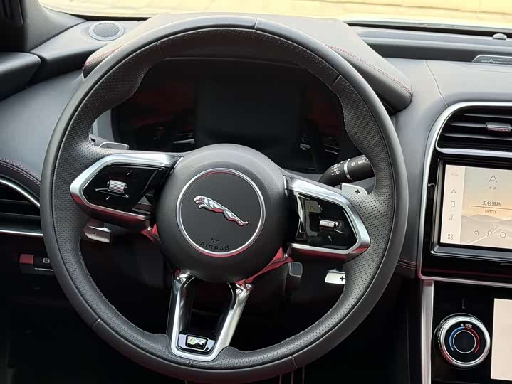 Фото 5 - Jaguar XE L