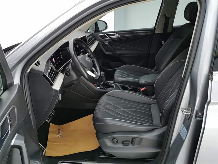 Фото 9 - Volkswagen Tiguan L Pro