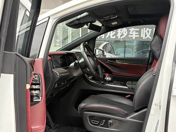 Фото 4 - GAC Trumpchi M8