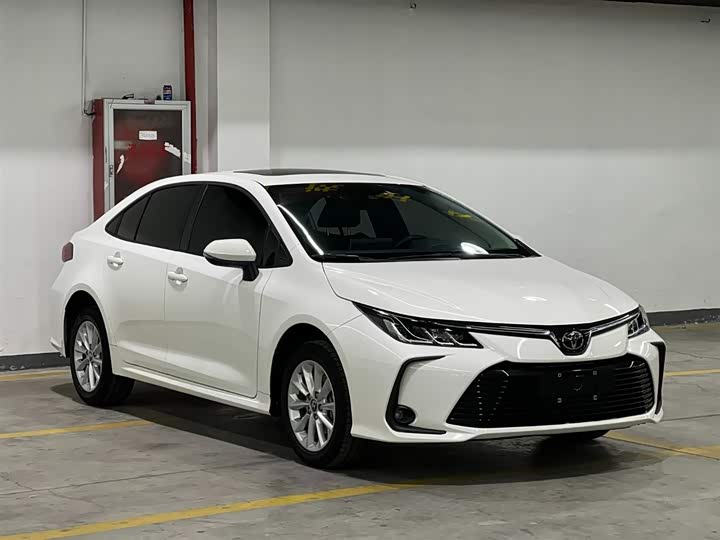 Фото 3 - Toyota Corolla