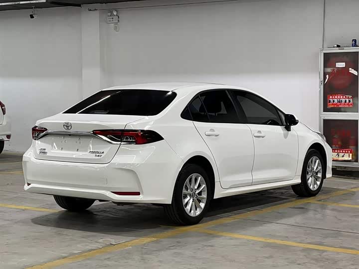 Фото 5 - Toyota Corolla