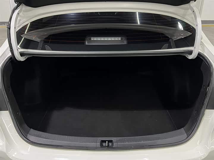 Фото 7 - Toyota Corolla