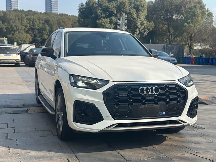 Фото 3 - Audi Q5L