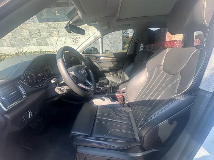 Фото 7 - Audi Q5L