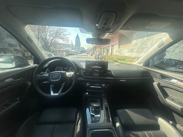 Фото 9 - Audi Q5L