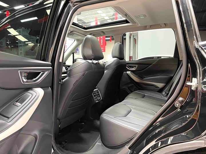 Фото 9 - Subaru Forester