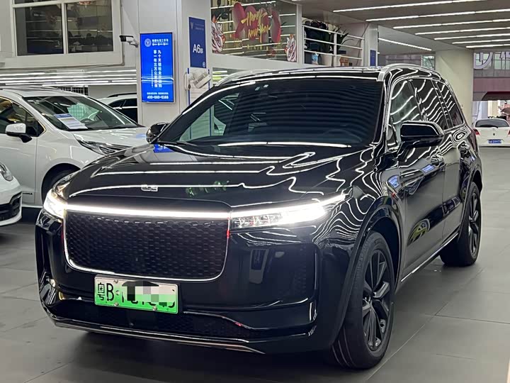 Фото 1 - LiXiang One