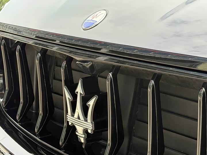 Фото 5 - Maserati Levante