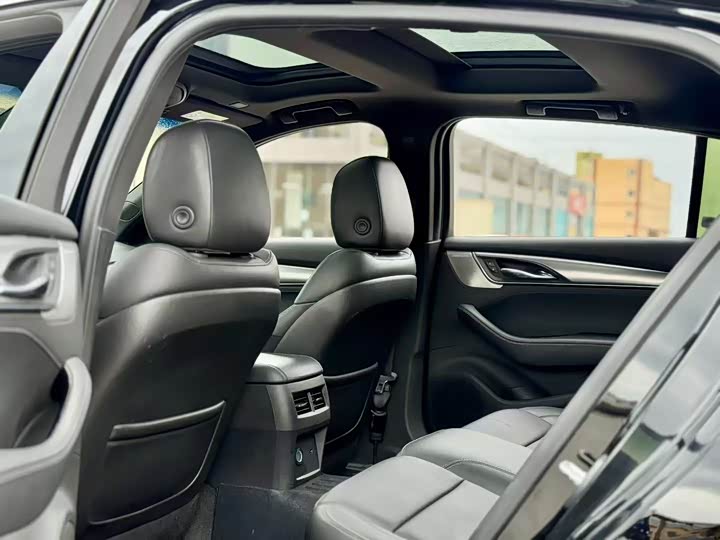 Фото 6 - Cadillac CT5