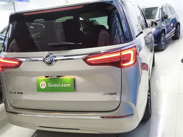 Фото 7 - Buick GL8 ES