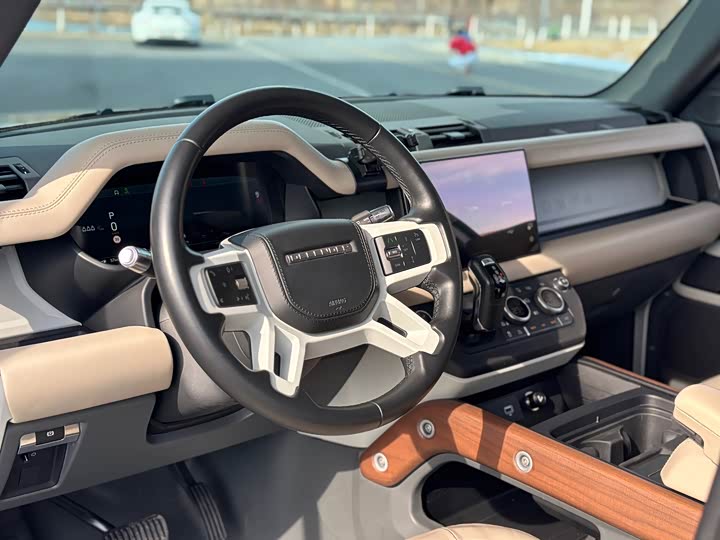 Фото 9 - Land Rover Defender