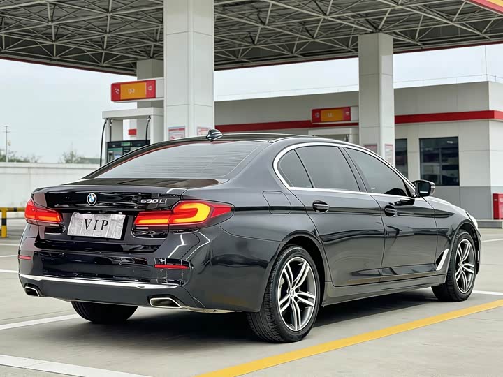 Фото 9 - BMW 5 Series