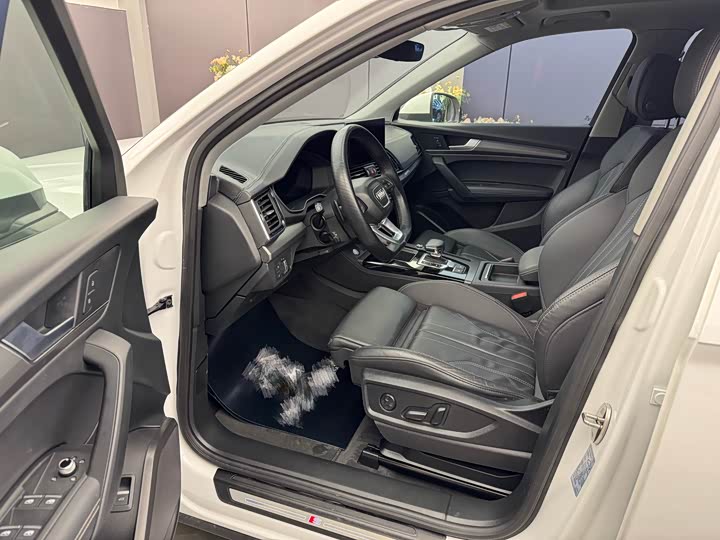 Фото 4 - Audi Q5L