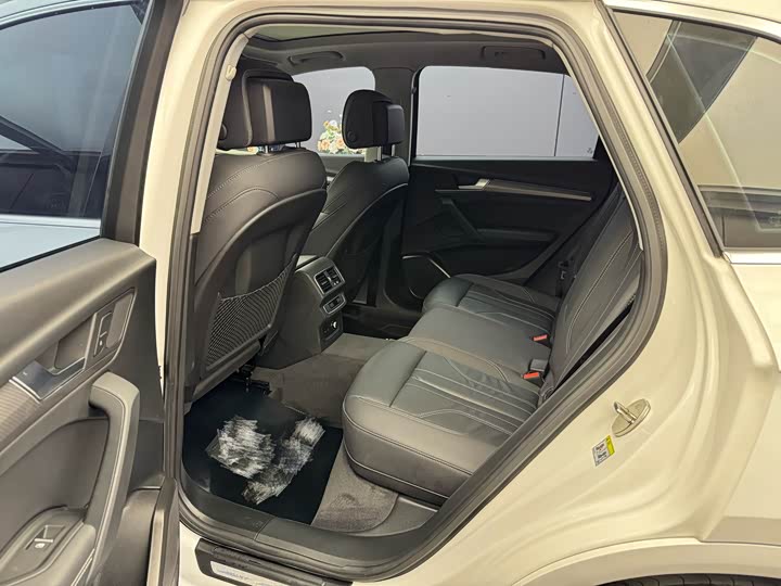 Фото 9 - Audi Q5L