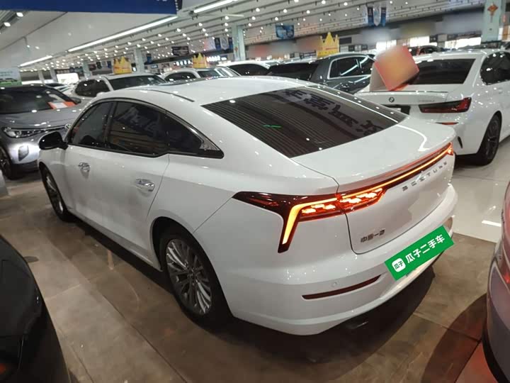 Фото 5 - Bestune B70