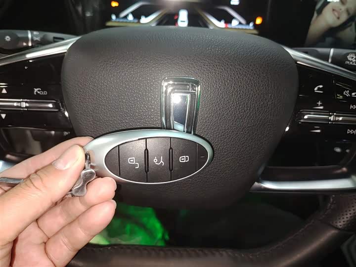 Фото 9 - Bestune B70