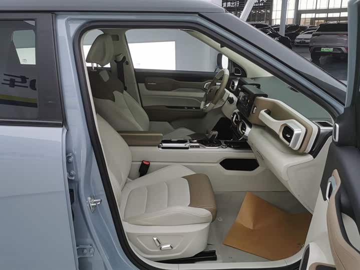 Фото 8 - Geely Icon