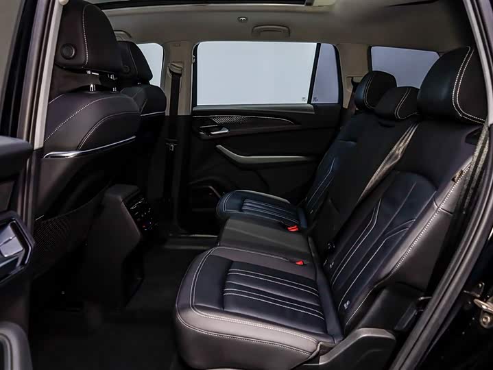 Фото 9 - Audi Q6