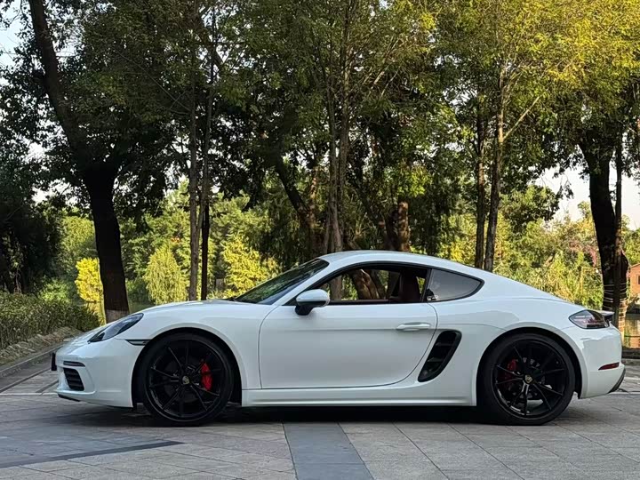 Фото 2 - Porsche 718