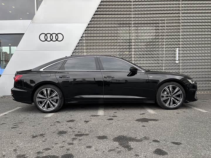Фото 3 - Audi A6L