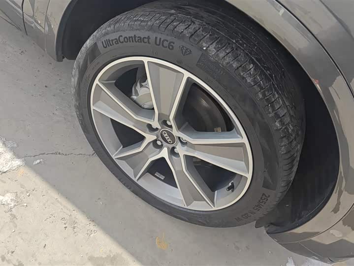 Фото 6 - Audi Q5L