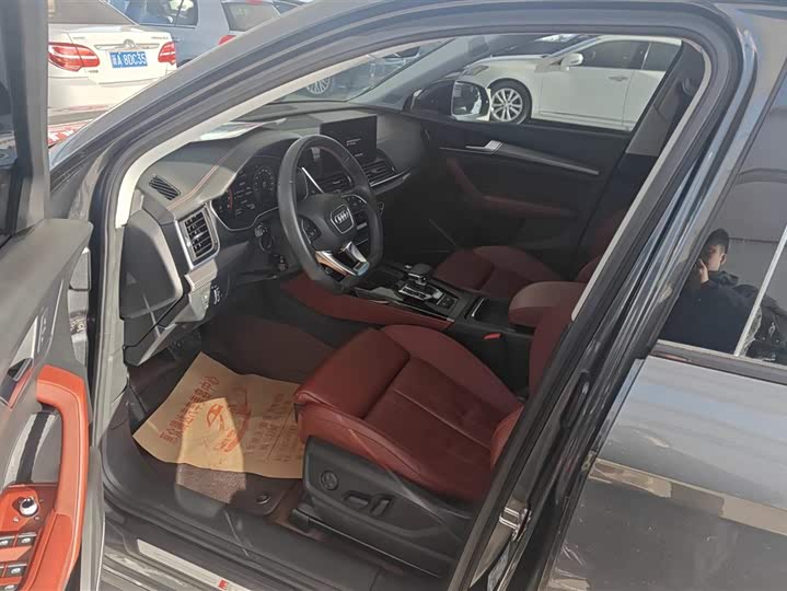 Фото 9 - Audi Q5L