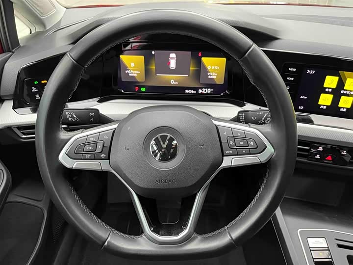 Фото 3 - Volkswagen Golf