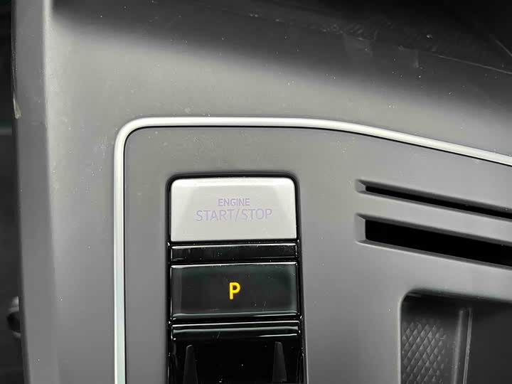 Фото 4 - Volkswagen Golf