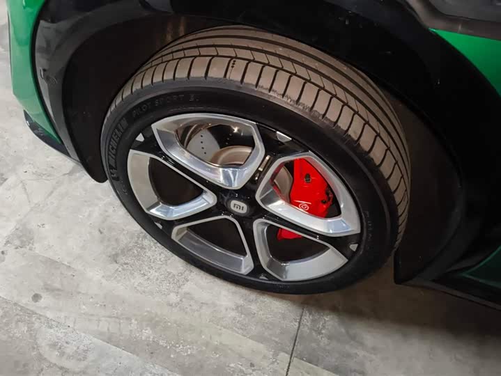 Фото 6 - Xiaomi YU7