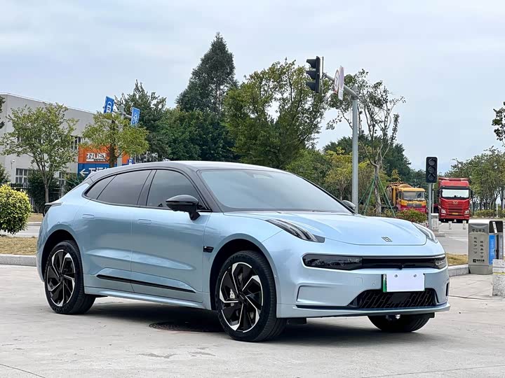 Фото 3 - Zeekr 001