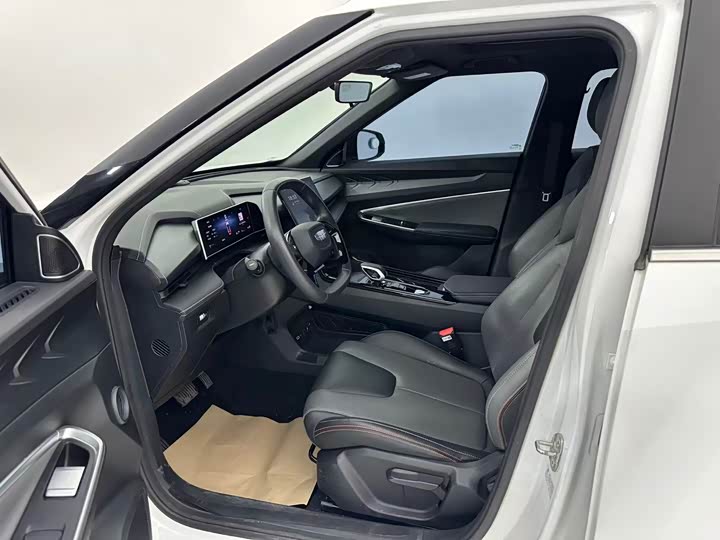 Фото 2 - Geely Atlas