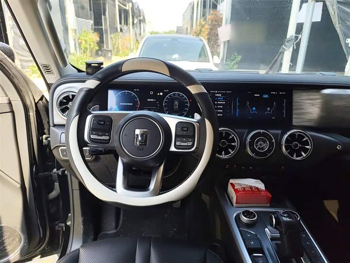 Фото 3 - Tank 300