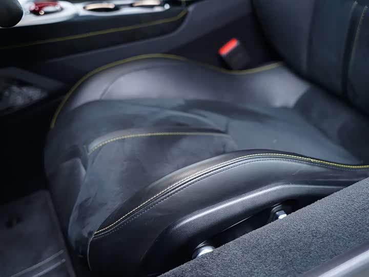 Фото 3 - Lotus Emira