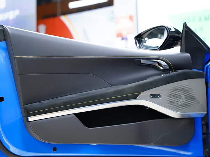 Фото 4 - Lotus Emira