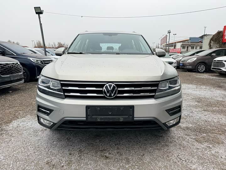 Фото 2 - Volkswagen Tiguan L Pro