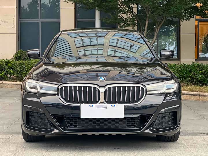 Фото 2 - BMW 5 Series