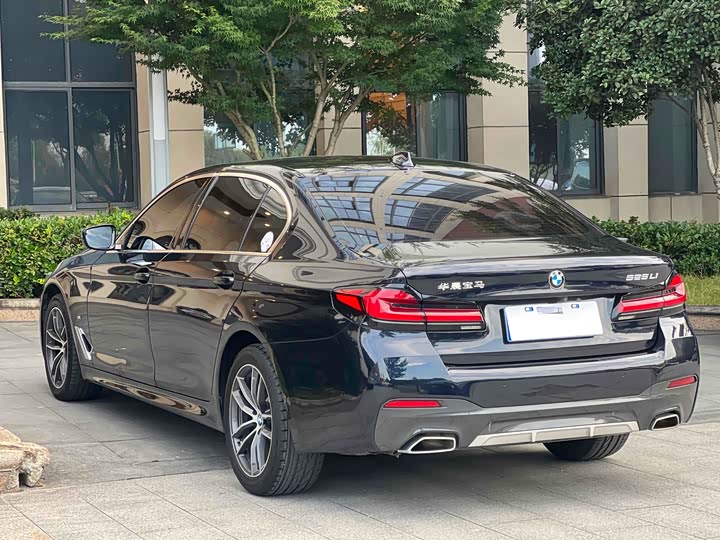 Фото 9 - BMW 5 Series