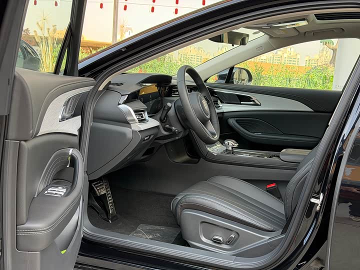 Фото 7 - Hongqi H5