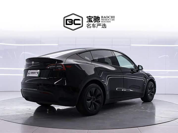 Фото 3 - Tesla Model Y