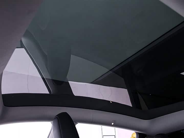 Фото 9 - Tesla Model Y