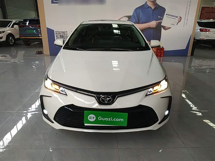 Фото 3 - Toyota Corolla