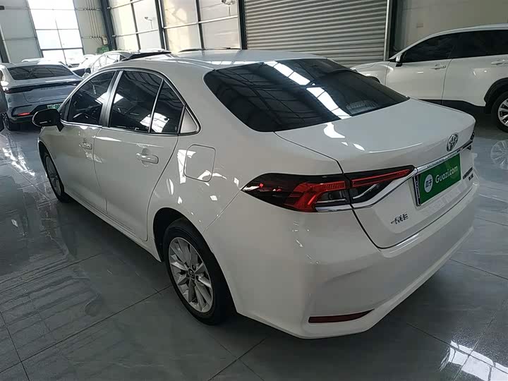 Фото 5 - Toyota Corolla