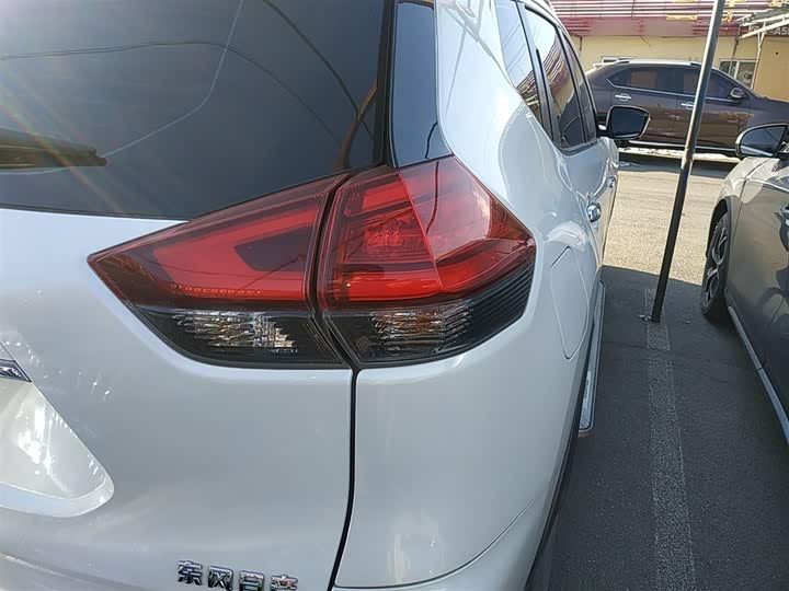 Фото 8 - Nissan X-Trail